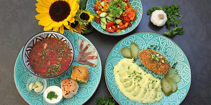 Romantická večeře pro dva: 3chod. degustační ukrajinské či italské menu i lahev vína