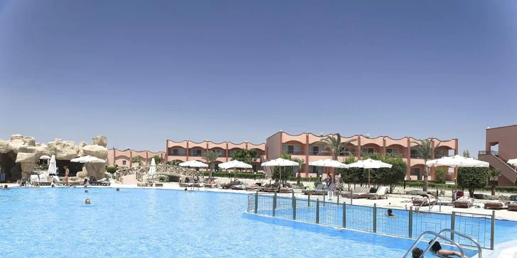 Letecky do Egypta: 4* Hotel Three Corners Happy Life Resort přímo u pláže, all inclusive