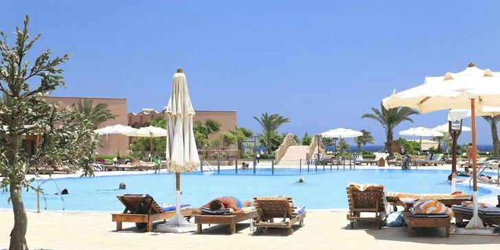 Letecky do Egypta: 4* Hotel Three Corners Happy Life Resort přímo u pláže, all inclusive