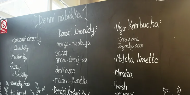 Voucher v ceně 300-600 Kč na kávu, limonádu, kakao i dezerty v kavárně Art Dezerty