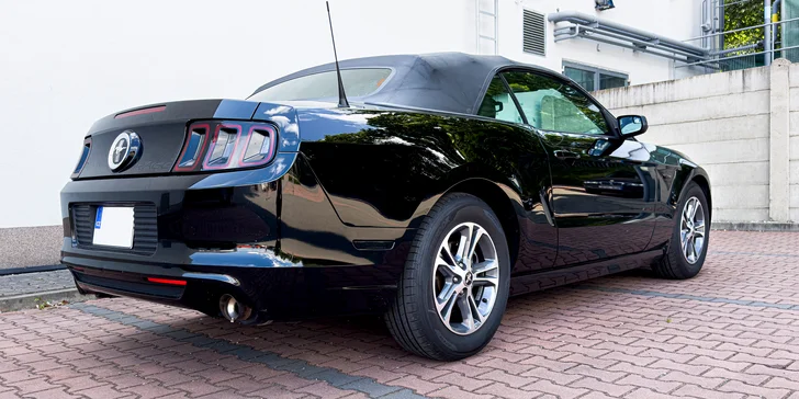 Ford Mustang Convertible 3.7 V6: spolujízda, řízení i pronájem