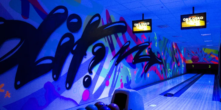 Megaburger o váze 2 kg s hranolky a cibulovými kroužky a 1 hod. bowlingu pro 4–6 osob