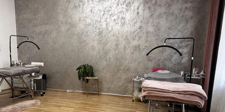 Permanentní make-up: microblading obočí i rty technikou Aquarelle