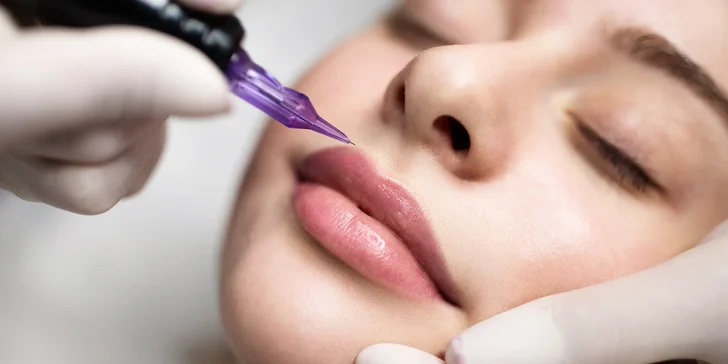 Permanentní make-up: microblading obočí nebo rty technikou Aquarelle