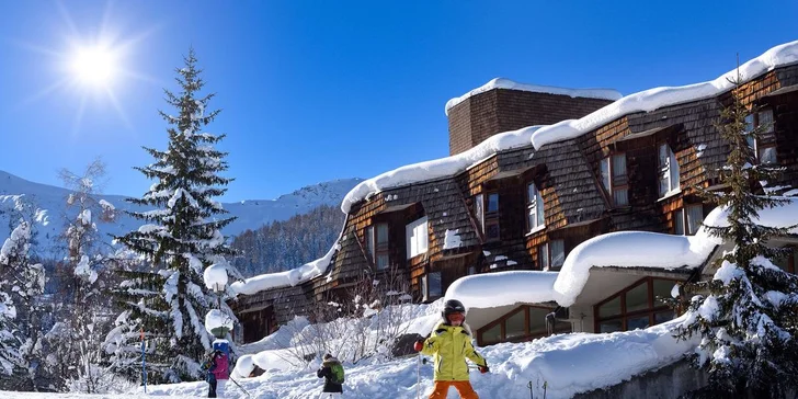Zimní dovolená v Itálii: hotel přímo na svahu ve skiareálu Pila, polopenze a wellness