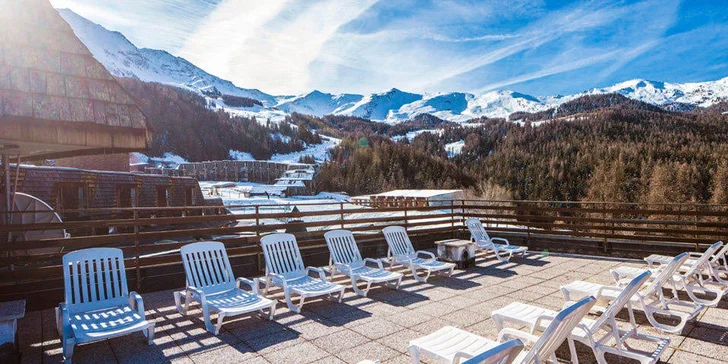 Zimní dovolená v Itálii: hotel přímo na svahu ve skiareálu Pila, polopenze a wellness