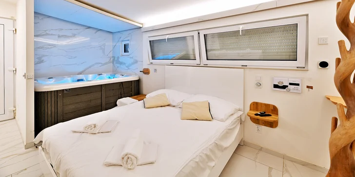 Privátní wellness na hodinu i celou noc: finská sauna, vířivá vana, ochlazovací vědro i s Bohemia Sektem