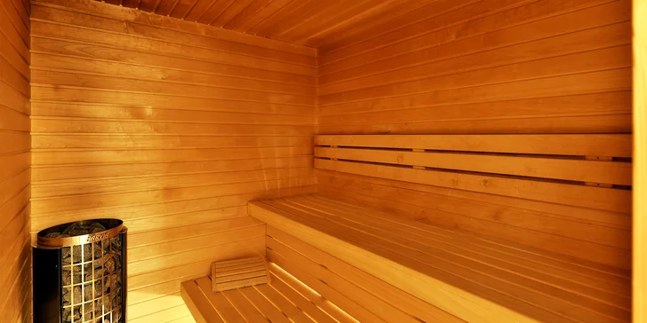 Privátní wellness na hodinu i celou noc: finská sauna, vířivá vana, ochlazovací vědro i s Bohemia Sektem