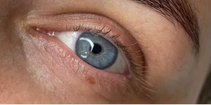 Pohled, kterým okouzlíte: prodloužení řas, lash lifting i laminace obočí