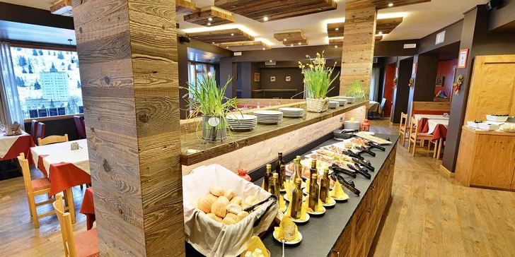 Passo Tonale: hotel Adamello*** jen 350 m od sjezdovky, polopenze i možnost skipasu