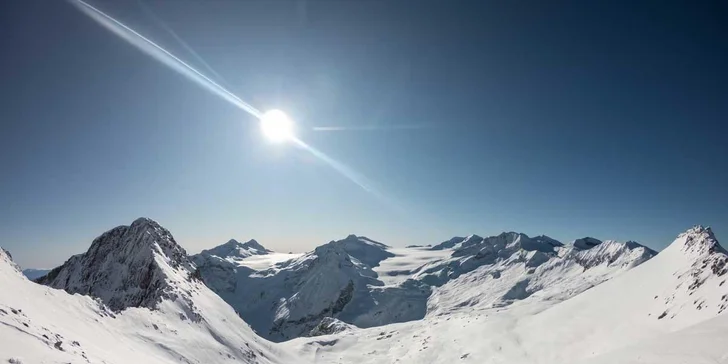 Passo Tonale: hotel Adamello*** jen 350 m od sjezdovky, polopenze i možnost skipasu