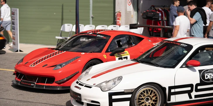Spolujízda ve Ferrari 458 Evo na závodním okruhu v Brně či Mostě: 1–3 kola
