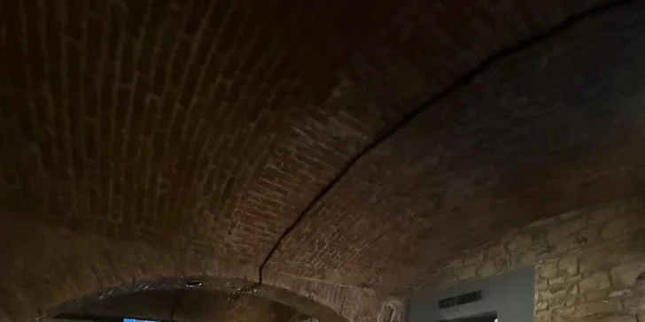 Burger výběrem z 5 druhů i s hranolky a dipem pro 1 nebo 2 osoby