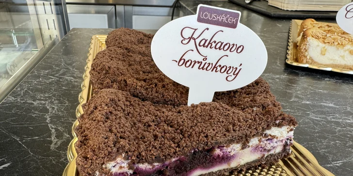 Lahodný dort dle výběru z pekařství Louskáček: mrkváč, cheesecake, makovec i quiche