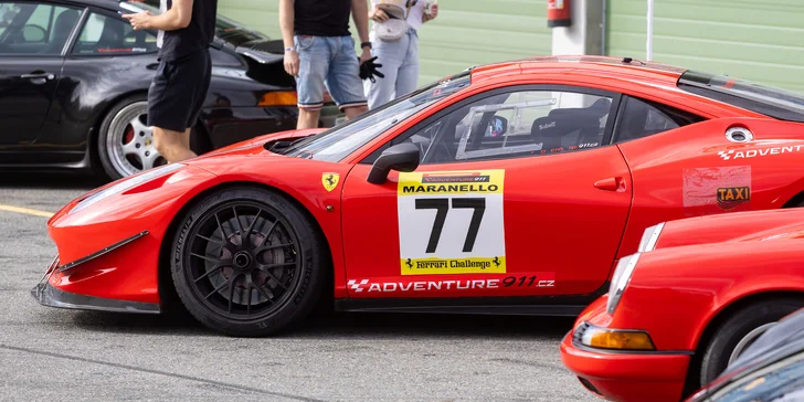 Spolujízda ve Ferrari 458 Evo na závodním okruhu v Brně či Mostě: 1–3 kola