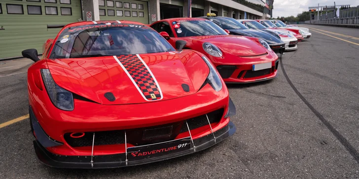 Spolujízda ve Ferrari 458 Evo na závodním okruhu v Brně či Mostě: 1–3 kola