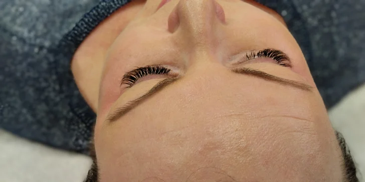 Uhrančivý pohled: lash lifting vč. barvení i prodloužení metodou 1:1 i volume