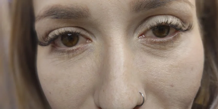Uhrančivý pohled: lash lifting vč. barvení i prodloužení metodou 1:1 i volume