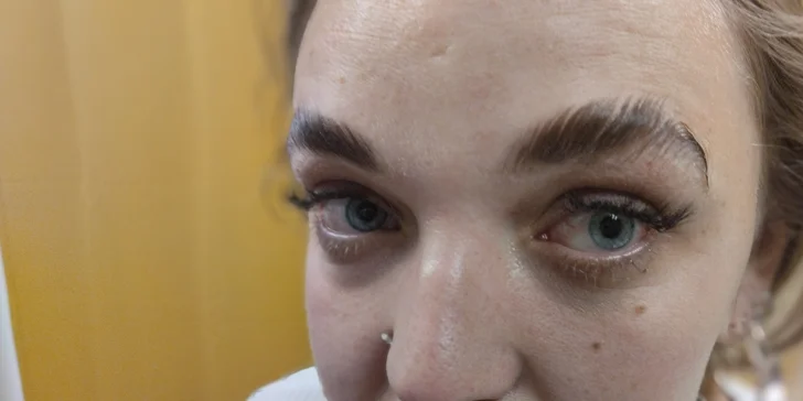 Uhrančivý pohled: lash lifting vč. barvení i prodloužení metodou 1:1 i volume