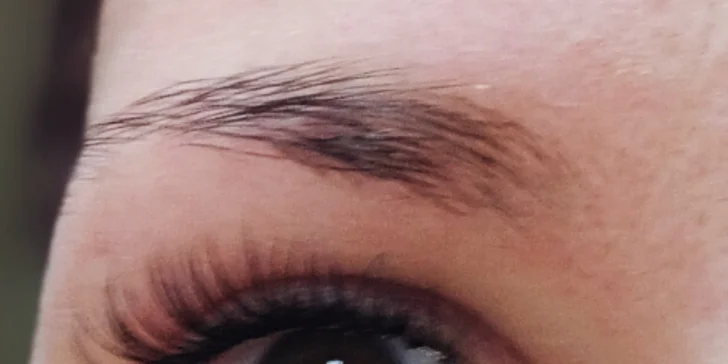 Uhrančivý pohled: lash lifting vč. barvení i prodloužení metodou 1:1 i volume