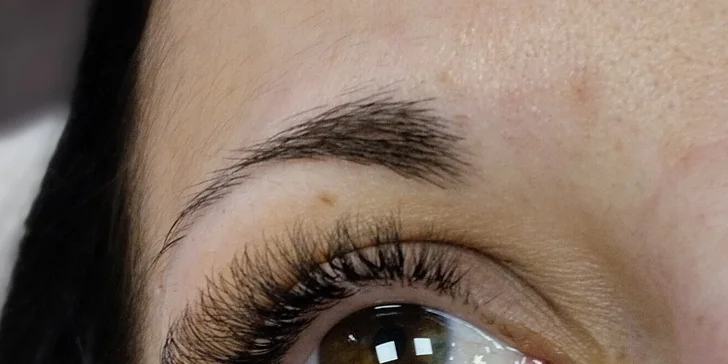Uhrančivý pohled: lash lifting vč. barvení i prodloužení metodou 1:1 i volume