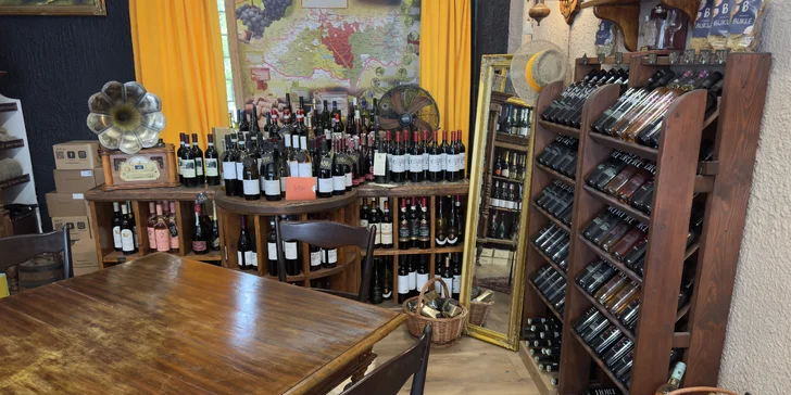 Wine pong: vinná verze oblíbené hry beer pong, hra pro 2-8 osob, červené či bílé víno i tapas
