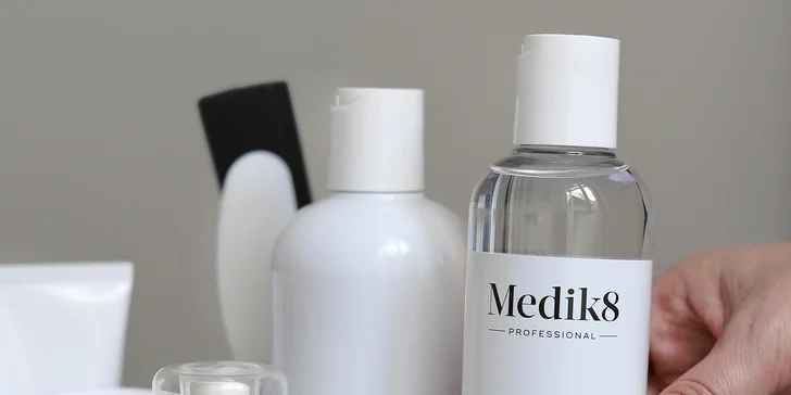 Péče pro všechny typy pleti: chemický peeling, masáž, karboxyterapie i mikrojehličkování