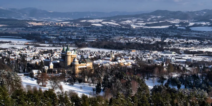 Pohádkový advent na zámku Bojnice: výlet autobusem, prohlídka zámku, zoo i vánoční trh