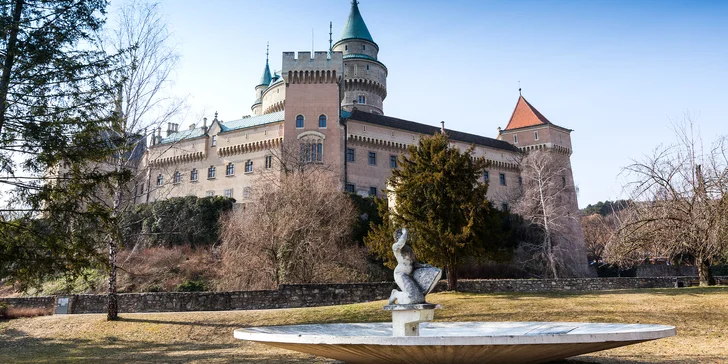 Pohádkový advent na zámku Bojnice: výlet autobusem, prohlídka zámku, zoo i vánoční trh