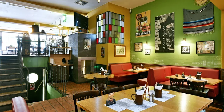 Degustace miniburgerů pro 2 osoby, včetně předkrmů, příloh a dipů