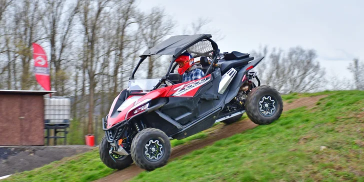 Adrenalinová jízda v buggy na závodním okruhu: 3, 5 nebo 7 kol včetně instruktážního kola