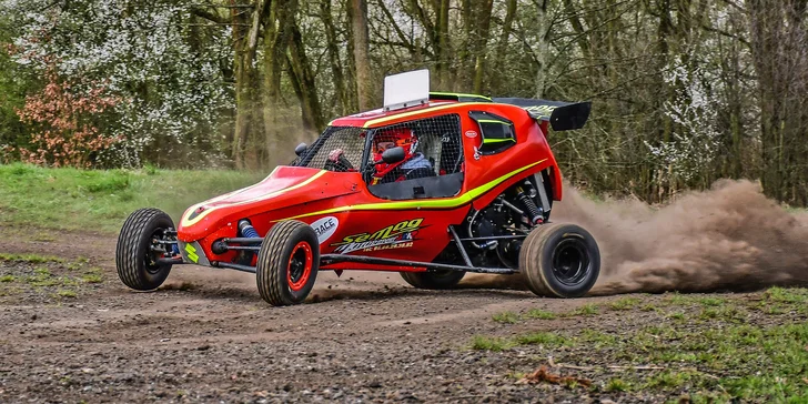 Adrenalinová jízda v buggy na závodním okruhu: 3, 5 nebo 7 kol včetně instruktážního kola