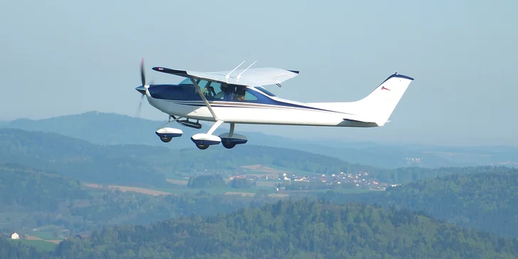 Seznamovací lety nad krásami Šumavy: 30 až 60 min. v letadle Sky Lane pro jednoho