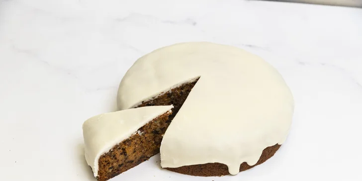 Lahodný dort dle výběru z pekařství Louskáček: mrkváč, cheesecake, makovec i quiche