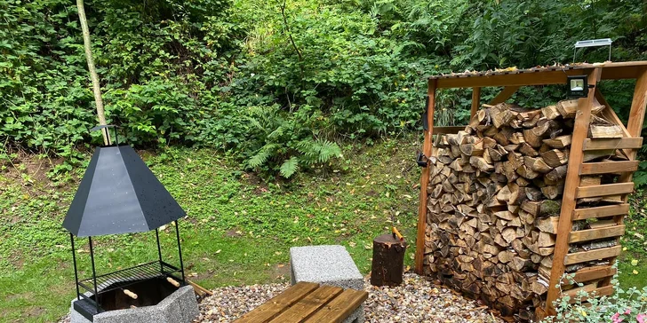 Útulný tiny house v přírodě Podkrkonoší pro 2 dospělé a děti