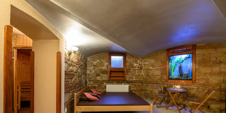 Privátní relax: finská sauna na 2 hod. a láhev vína pro 2 osoby