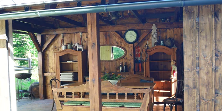 Pobyt na úpatí Jizerek: pro partu i rodinu, snídaně i degustace vín