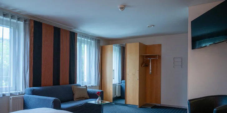 Pohodová dovolená v Rakousku: hotel s vlastním vinařstvím, snídaně, památky i sjezdovky