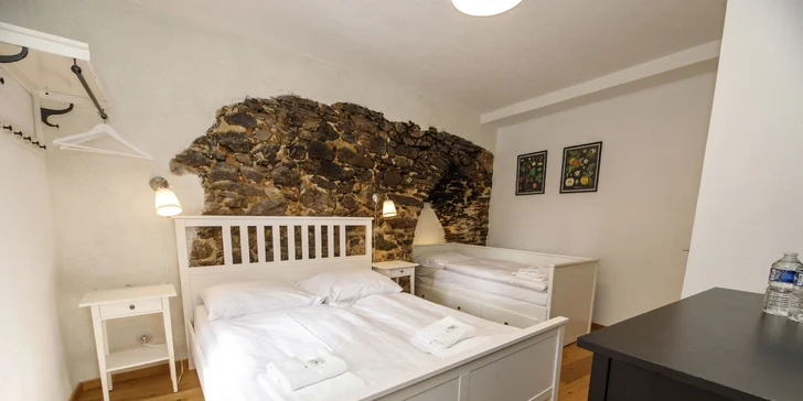 Historický penzion v Rožmberku nad Vltavou: přímo u řeky, se snídaní a vínem