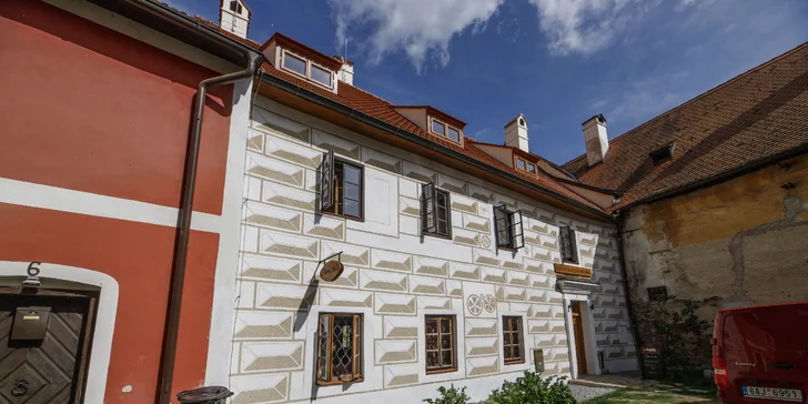 Historický penzion v Rožmberku nad Vltavou: přímo u řeky, se snídaní a vínem