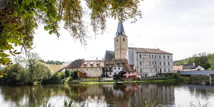 Historický penzion v Rožmberku nad Vltavou: přímo u řeky, se snídaní a vínem