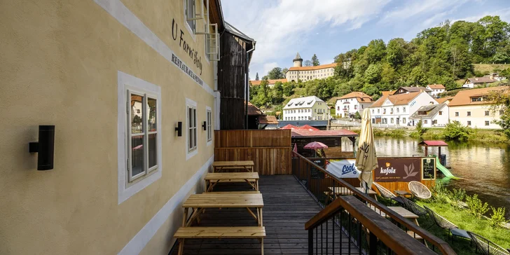 Historický penzion v Rožmberku nad Vltavou: přímo u řeky, se snídaní a vínem