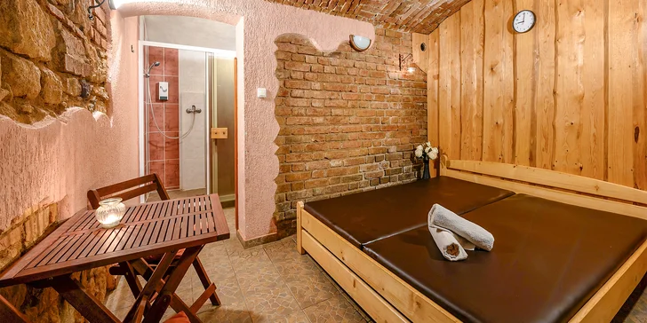 Privátní relax: finská sauna na 2 hod. a láhev vína pro 2 osoby