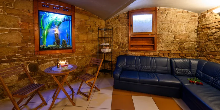 Privátní relax: finská sauna na 2 hod. a láhev vína pro 2 osoby