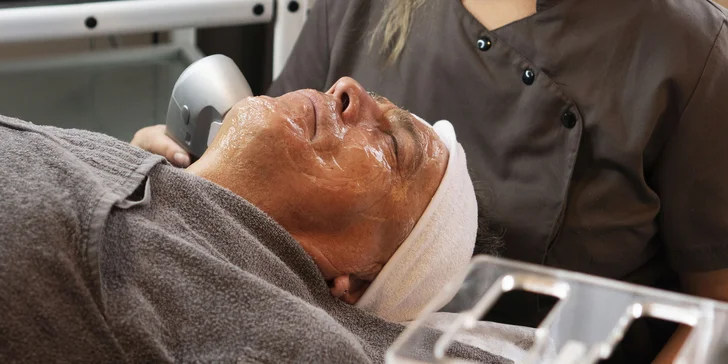 HIFU Ultramage nebo EMfacelift: neinvazivní ošetření obličeje, dekoltu či bříška