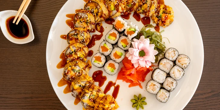 Sushi sety s maki, nigiri, krevetami na špejli i smaženými rolkami: 24-49 ks
