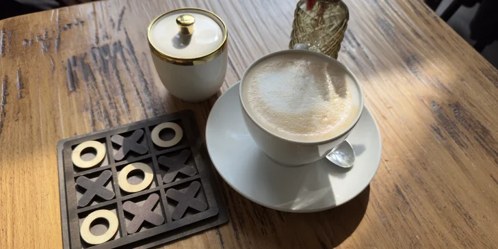 Na šálek kávy do Zlaté Koruny: cappuccino nebo caffè latte pro dvě osoby