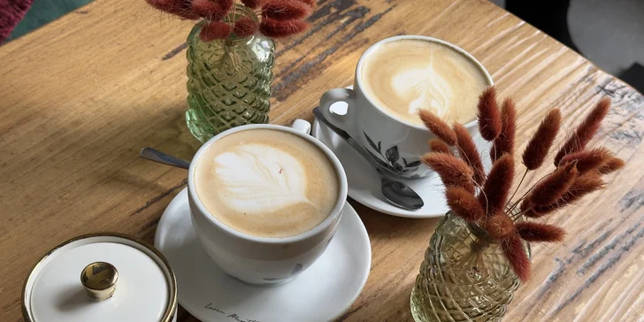 Na šálek kávy do Zlaté Koruny: cappuccino nebo caffè latte pro dvě osoby