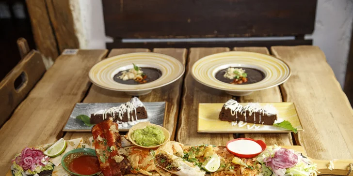 Mexická hostina pro 2 osoby: fazolová polévka, plato plné specialit a dezert