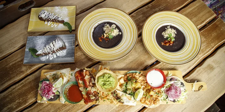 Mexická hostina pro 2 osoby: fazolová polévka, plato plné specialit a dezert